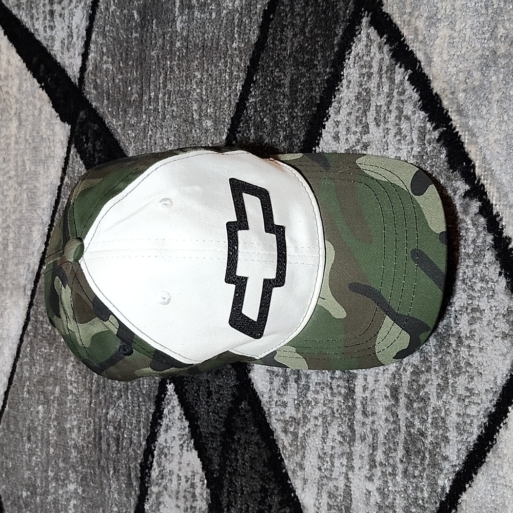 VINTAGE INFINITY HEADWEAR CHEVROLET CHEVY BOW-TIE EMBROIDERED BLACK-SHINE HAT